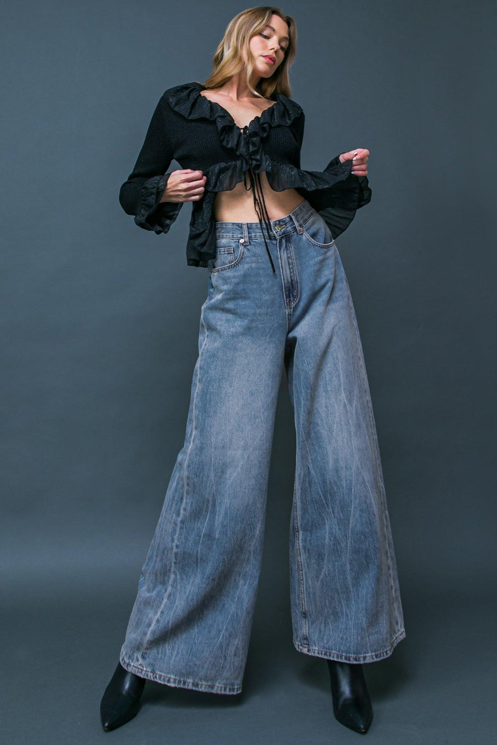 DARING TREND WASHED DENIM PANTS.