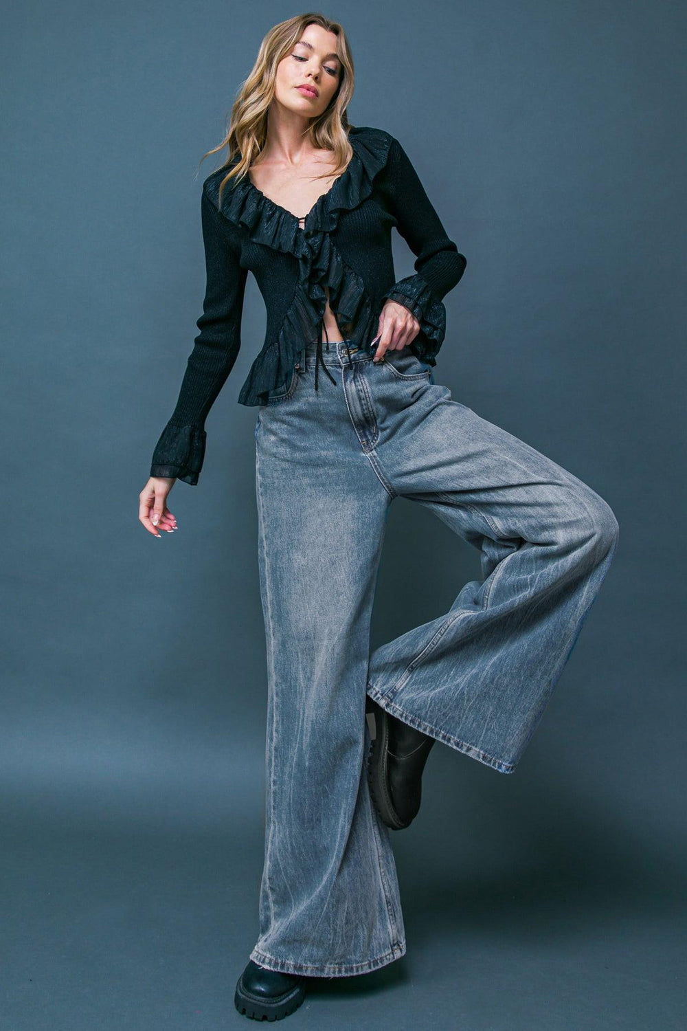 DARING TREND WASHED DENIM PANTS.
