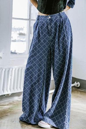 IT'S A SECRET DENIM PANTS.
