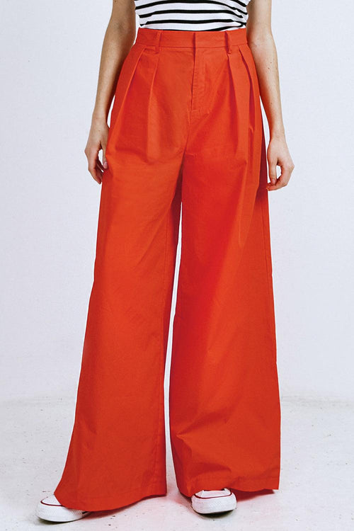 LOOK YOUR BEST POPLIN PANTS.
