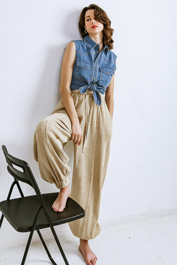 A CHILL MOMENT JOGGER PANTS.