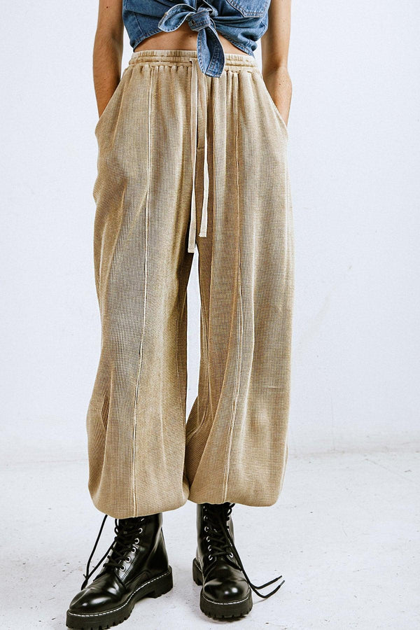 A CHILL MOMENT JOGGER PANTS.