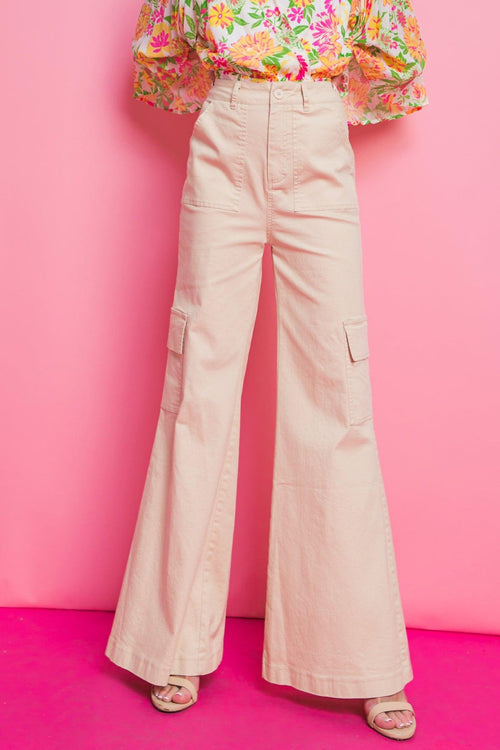 TAKE A WALK WITH ME WOVEN CARGO PANTS.