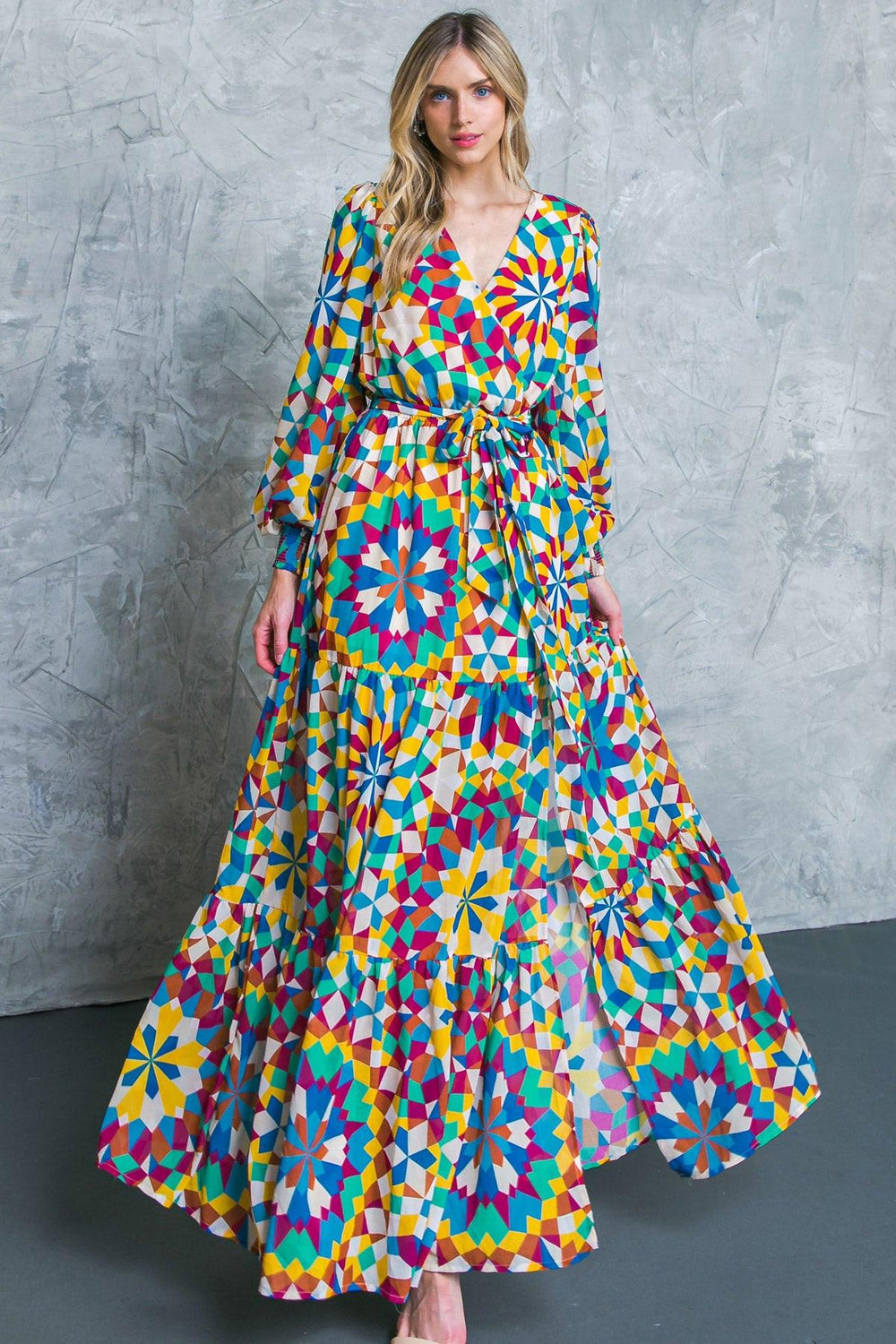EVERYTHING I LOVE WOVEN MAXI DRESS.