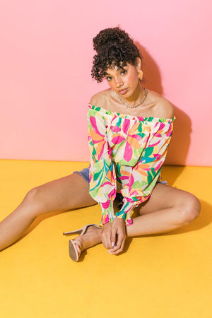 SEARCHING FOR CLARITY FLORAL WOVEN TOP.