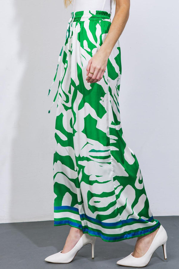 THE KEY TO CHIC WOVEN SATIN PANTS.