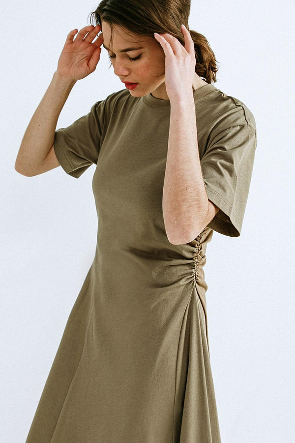 RIGHT ON CUE KNIT MIDI DRESS.