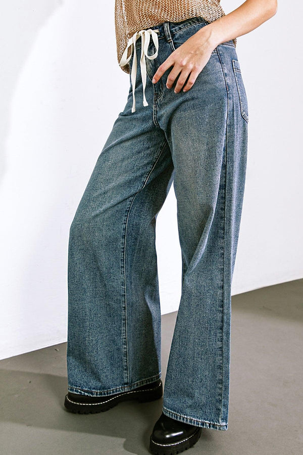 SHE'S A SWEET TALKER DENIM PANTS.