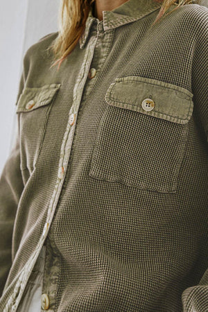 A CHILL MOMENT KNIT TOP.