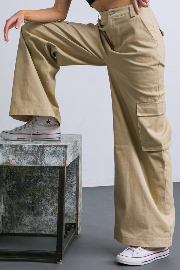 ADORABLE POSH WOVEN CARGO PANTS.