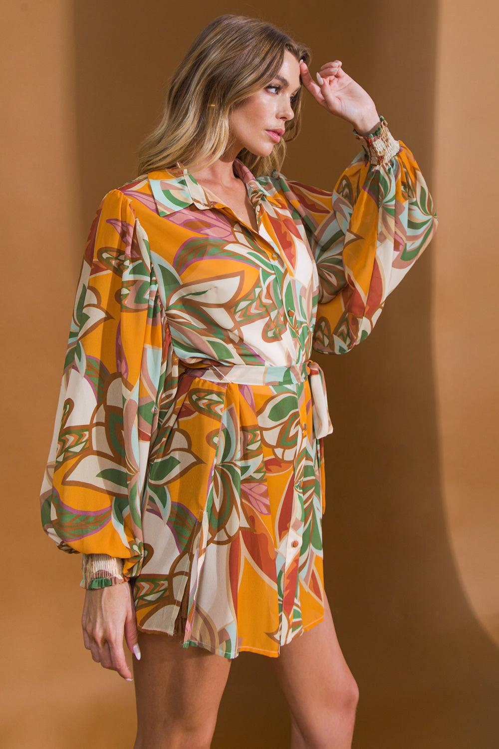 HIGHLY SEASONAL WOVEN TUNIC TOP.