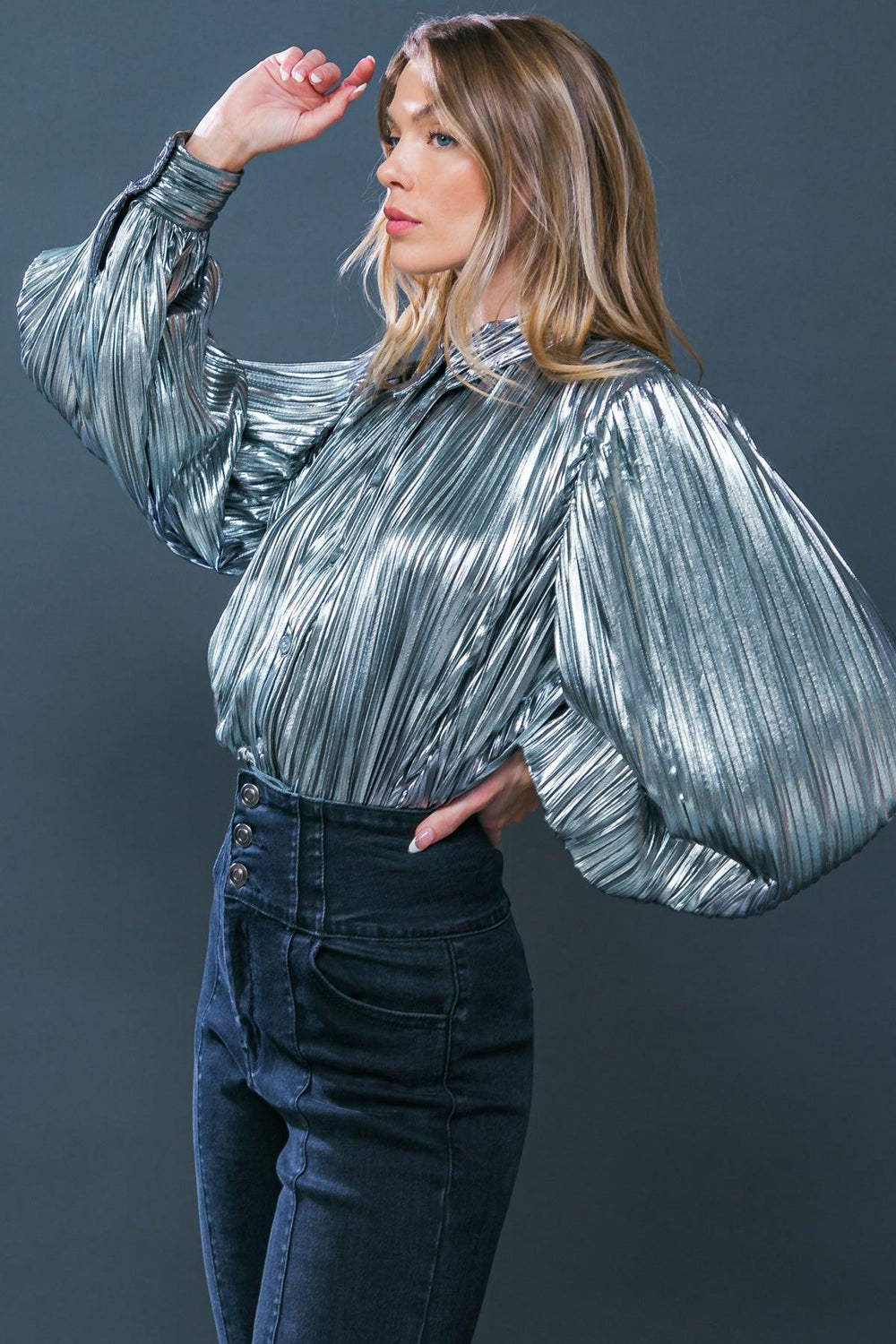 RUNWAY TREND FOILED TOP.