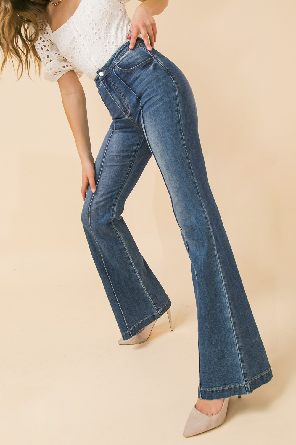 PICK YOUR LOVE FLARE JEANS l FLYING TOMATO
